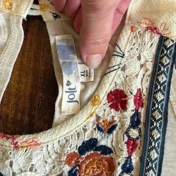 Jolt | Cream Floral Embroidered Boho Tank Top - Picture 3 of 5